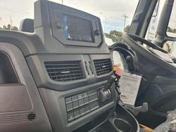 2025 Iveco
S-Way AT270