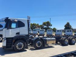 2025 Iveco
S-Way AT270