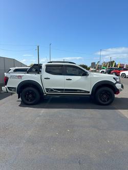 2022 Nissan
Navara Pro-4X