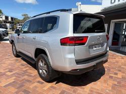 2022 Toyota Landcruiser VX