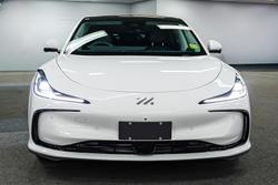 2025 MG
IM5 Platinum