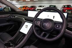 2025 MG IM5 Platinum