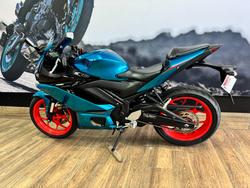2021 Yamaha YZF-R3 BLUE