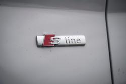 2025 Audi
Q5 55 TFSI e S line