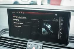 2025 Audi Q5 55 TFSI e S line