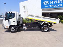 2020 HINO 300 716
