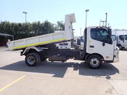 2020 HINO 300 716