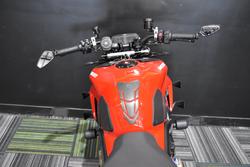 2011 Ducati STREETFIGHTER S Red