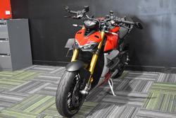 2011 Ducati STREETFIGHTER S Red