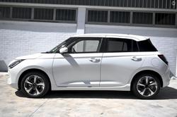 2025 Suzuki Swift Hybrid GLX UZ Pure White