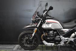 2022 MOTO GUZZI V85 TT TRAVEL Black