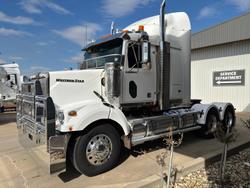2019 Western Star 4864Fxb With 40