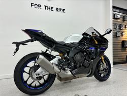 2024 YAMAHA YZF-R1 M Black