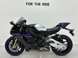 2024 YAMAHA YZF-R1 M Black