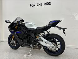 2024 YAMAHA YZF-R1 M Black