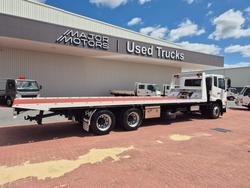 2018 UD PK240 280 AUTO 6x4 Tilt Slide