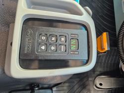 2018 UD PK240 280 AUTO 6x4 Tilt Slide