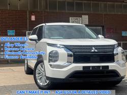 2023 Mitsubishi Outlander ES