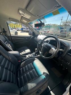 2021 Isuzu MU-X LS-T