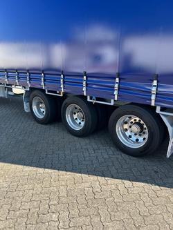 2025 CIMC 34 Pallet Drop Deck Mezz Curtainisder B Double, In Brisbane