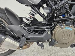 2021 HUSQVARNA VITPILEN 401 grey
