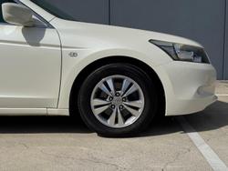 2010 Honda Accord Limited Edition 8th Gen MY10 Brilliant White