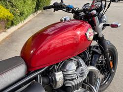 2022 Royal Enfield INTERCEPTOR 650 E5 CLASSIC Red