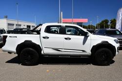 2025 Isuzu D-MAX BLADE