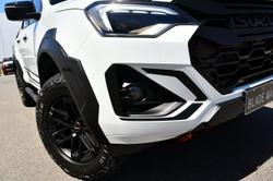 2025 Isuzu D-MAX BLADE