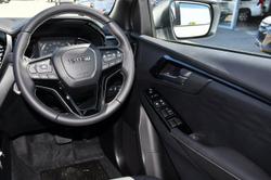 2025 Isuzu D-MAX BLADE