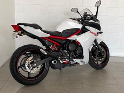 2013 Yamaha FZ6R FZ White