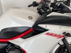 2013 Yamaha FZ6R FZ White
