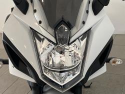2013 Yamaha FZ6R FZ White