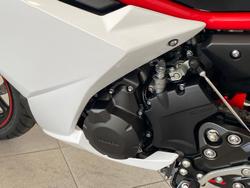 2013 Yamaha FZ6R FZ White