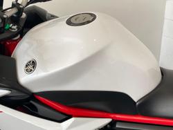 2013 Yamaha FZ6R FZ White