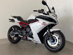 2013 Yamaha FZ6R FZ White