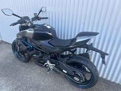 CFMOTO 450NK ROAD BLACK