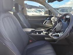 2025 LDV D90 Executive SV9A MY25 4X4 Dual Range Metal Black