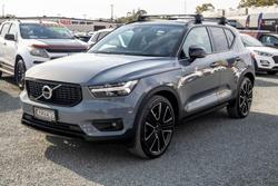 2022 Volvo XC40 T5 R-Design