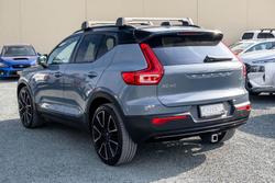 2022 Volvo XC40 T5 R-Design