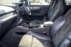 2022 Volvo XC40 T5 R-Design