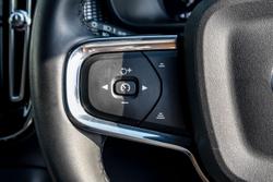 2022 Volvo XC40 T5 R-Design