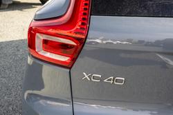 2022 Volvo XC40 T5 R-Design