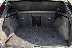 2022 Volvo XC40 T5 R-Design