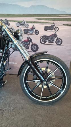 2016 Harley-davidson FXSB SOFTAIL BREAKOUT Black