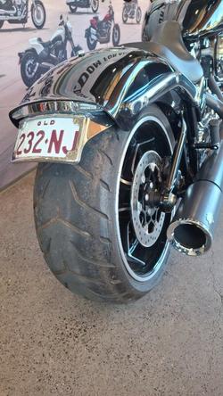 2016 Harley-davidson FXSB SOFTAIL BREAKOUT Black