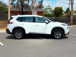 2025 Nissan X-TRAIL ST