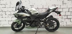 2025 Kawasaki Ninja 500 SE Ninja White
