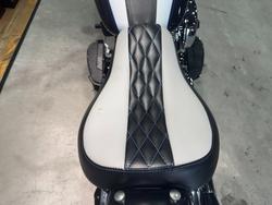 2018 Harley-davidson FLDE DELUXE (107) Midnight Blue/Barracuda Silver