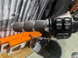 2018 Harley-davidson FLDE DELUXE (107) Midnight Blue/Barracuda Silver